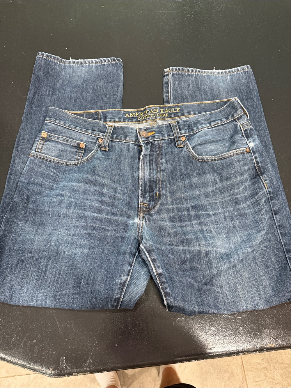 American Eagle Outfitters Men’s Medium Wash Straight Jeans